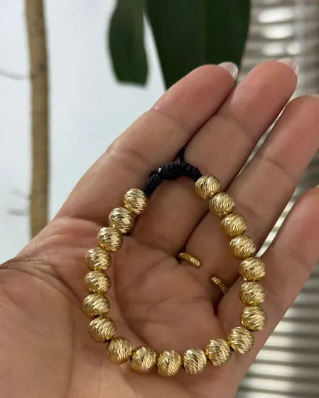 Pulsera Balines Tallados Hilo Negro