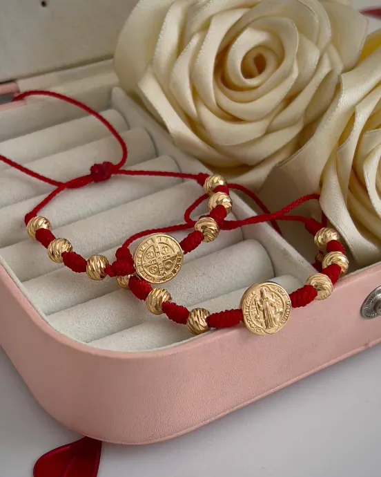 Pulsera San Benito Hilo Rojo