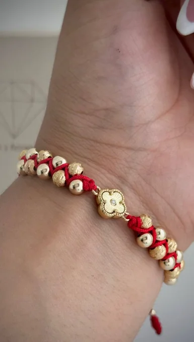 Pulsera Trébol Hilo Rojo