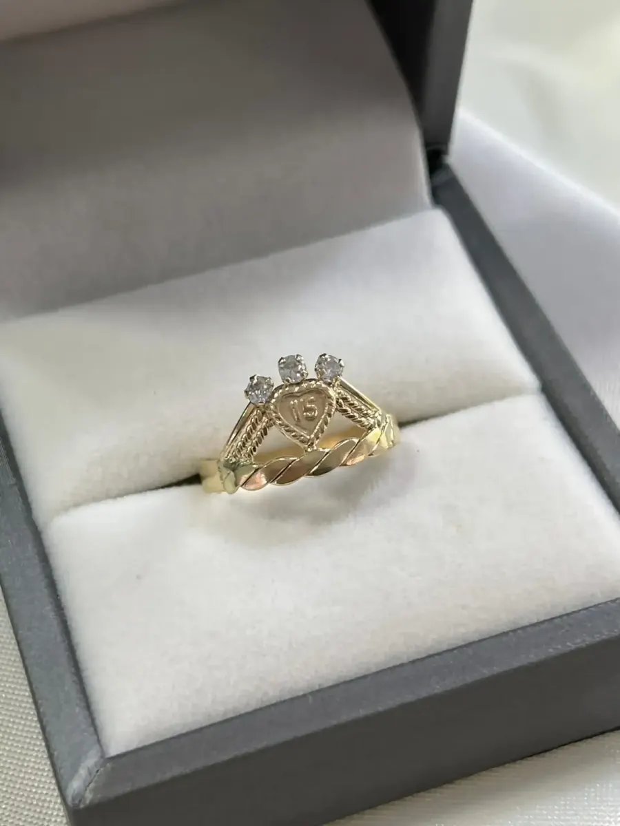 Anillo 15 Años, 3 Piedras — foto 3