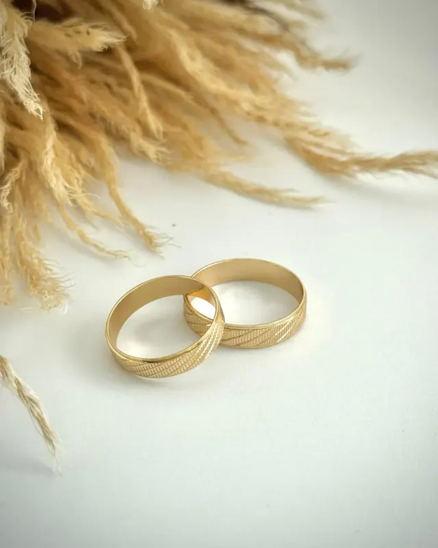 Anillo Argolla Linea Diagonal