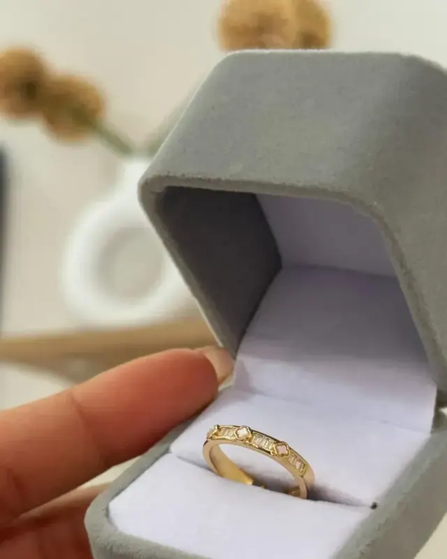 Anillo Baguette y Tréboles Beige