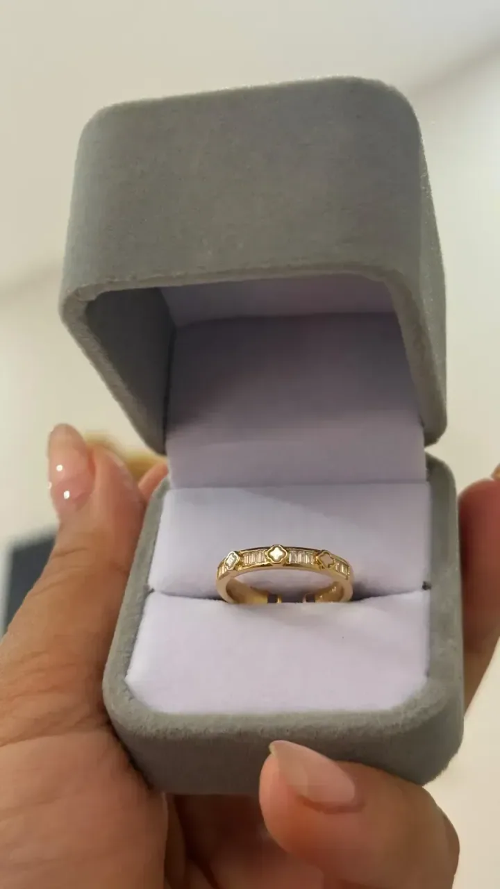 Anillo Baguette y Tréboles Beige — foto 2