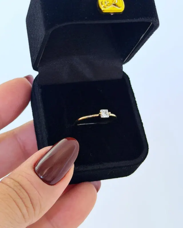 Anillo Circón Cuadrado Ajustable