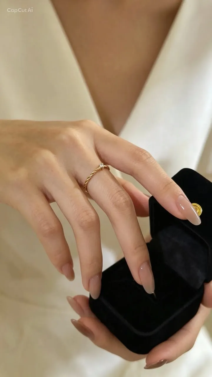 Anillo Cordón Torcido con Circón Ajustable — foto 2