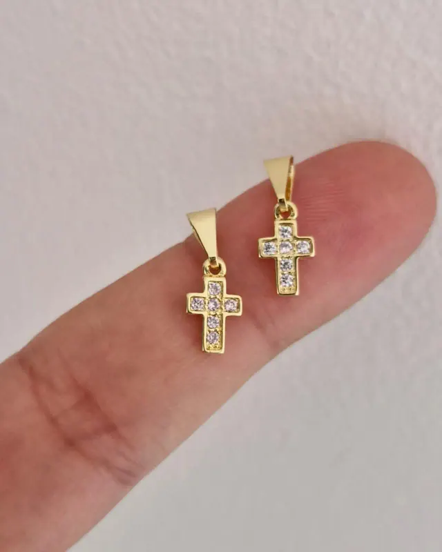 Dije Mini Cruz con Circonias Cristal
