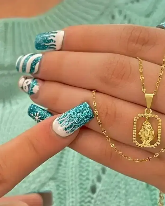 Dije Virgen del Carmen Silueta